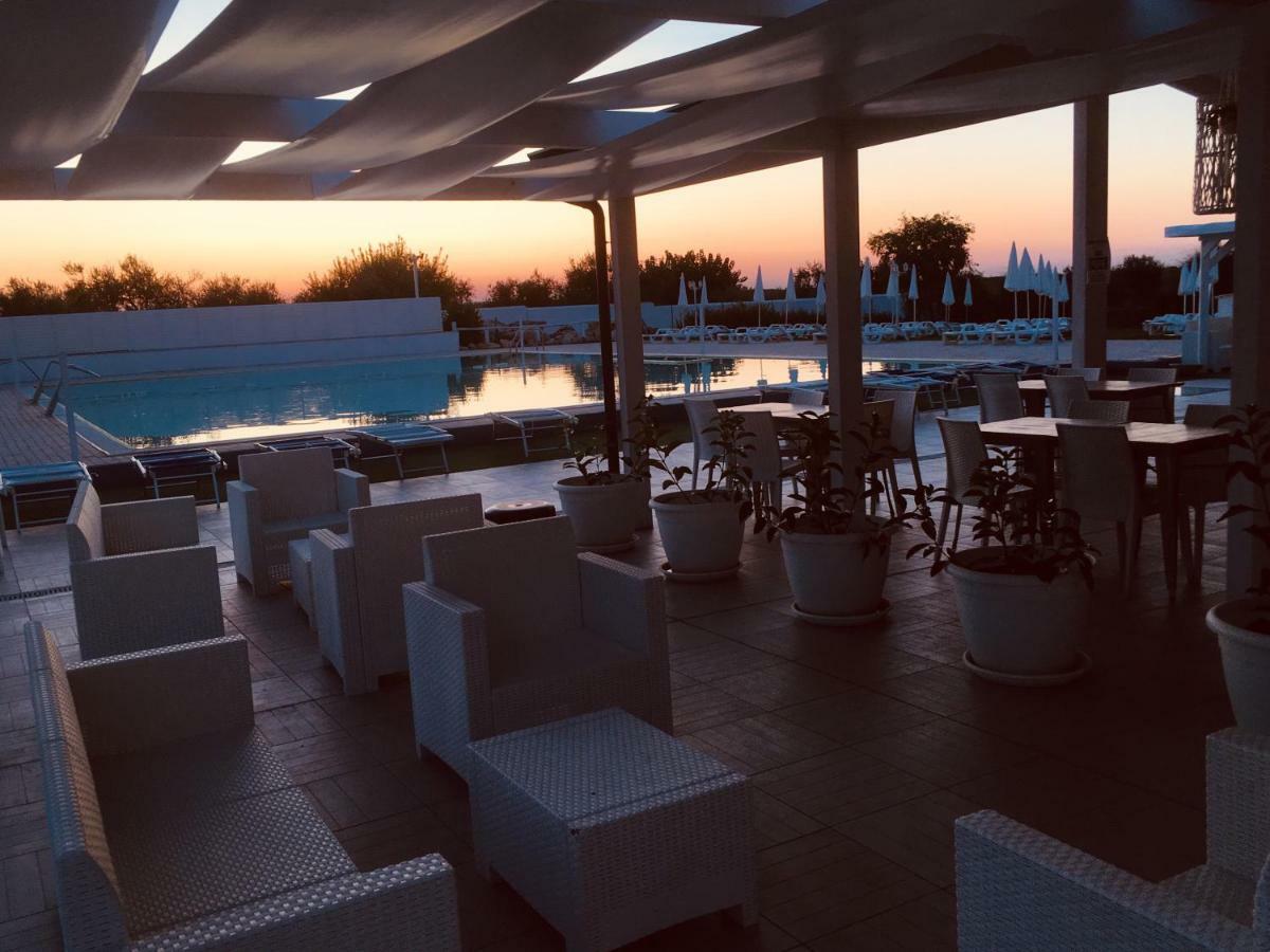 Zyra Garden Club Panzió Acquaviva delle Fonti Kültér fotó